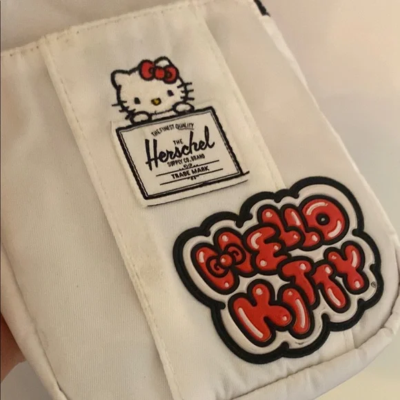Herschel Supply Company x Hello Kitty White Crossbody Bag - Picture 5 of 8